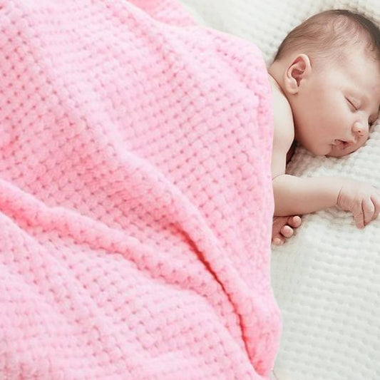 Couverture bébé rose bébé dort